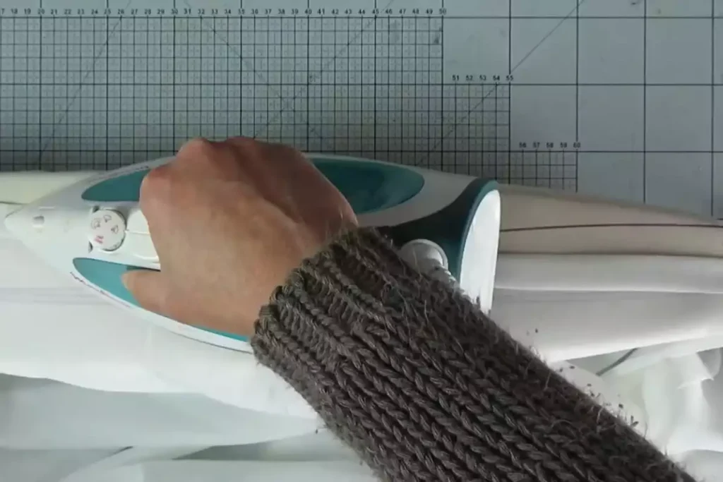 comment retenir rideaux trop long