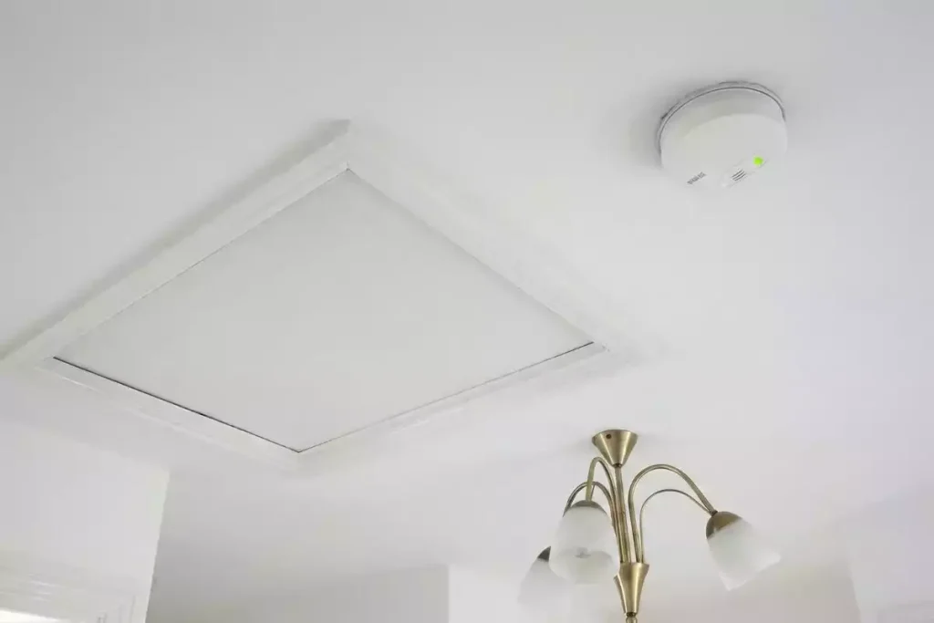 Isoler la trappe du grenier : pourquoi et comment maximiser l’efficacité énergétique de votre maison ?