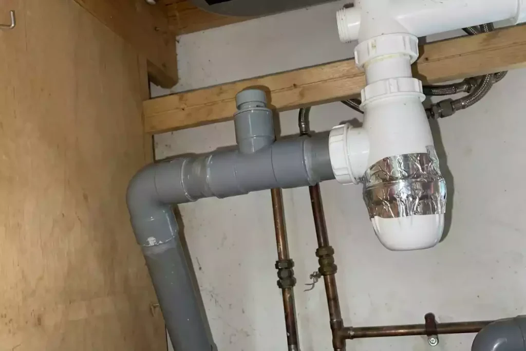 odeur ammoniaque salle de bain solution