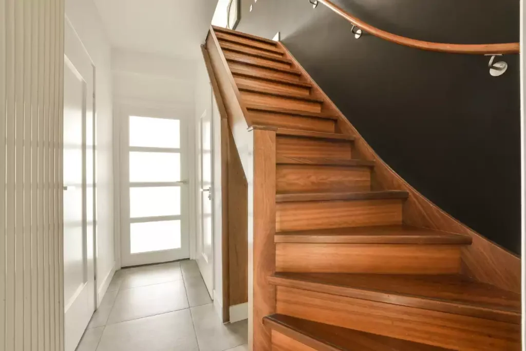 comment isolation phonique escalier en bois
