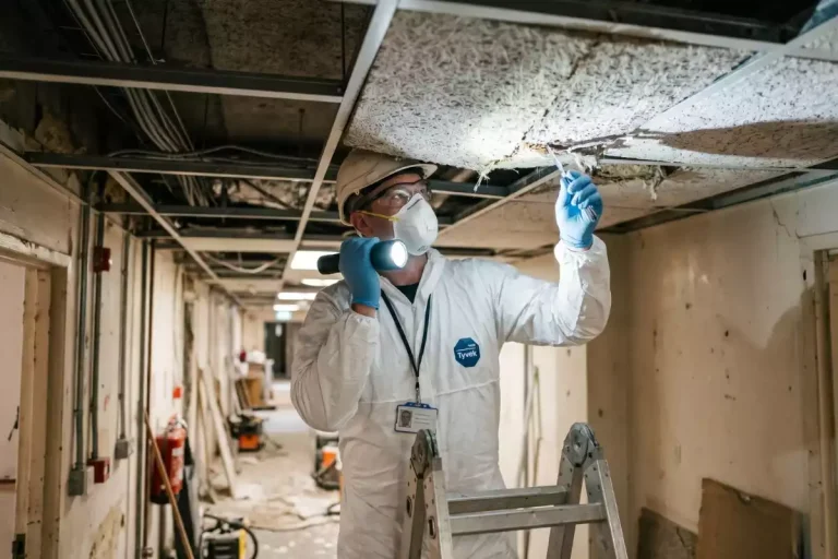 reconnaitre faux plafond amiante