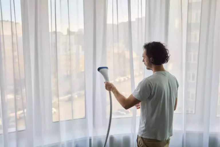 comment nettoyer des rideaux sans les décrocher