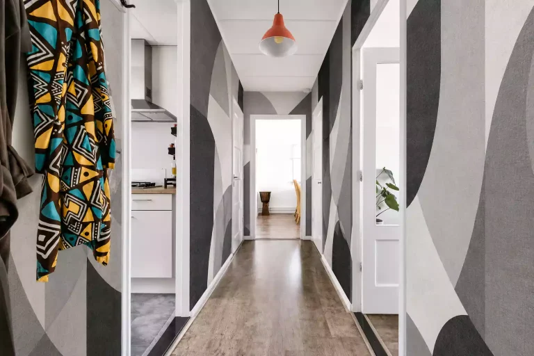Les plus belles idées de papier peint pour votre couloir