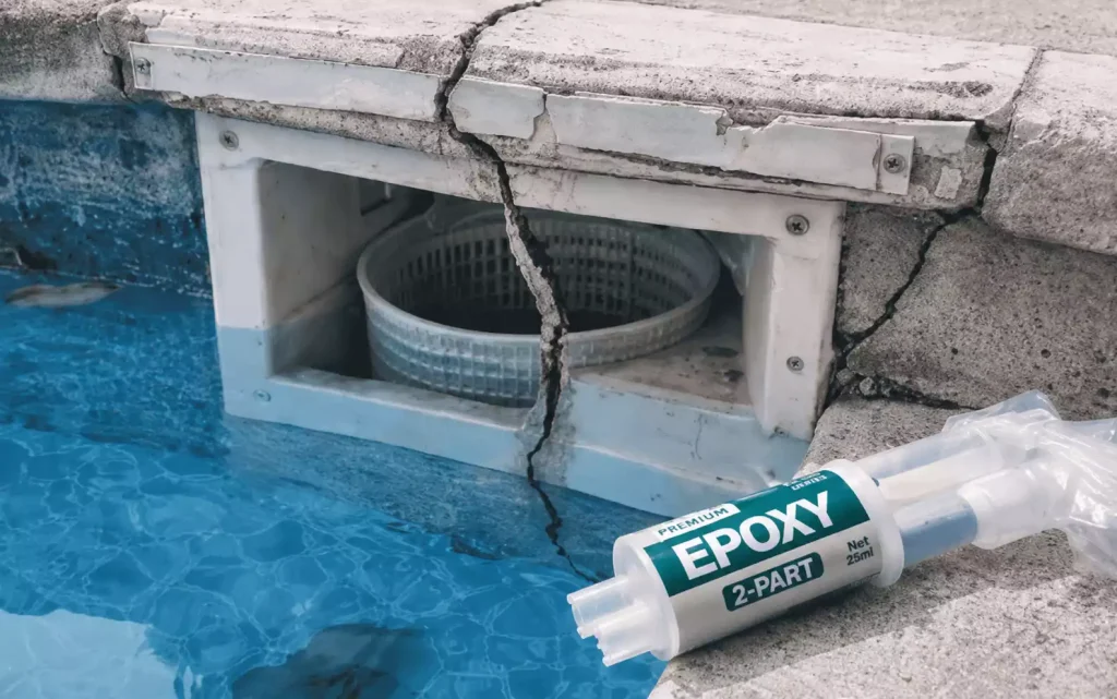 Comment réparer un skimmer de piscine fissuré ?